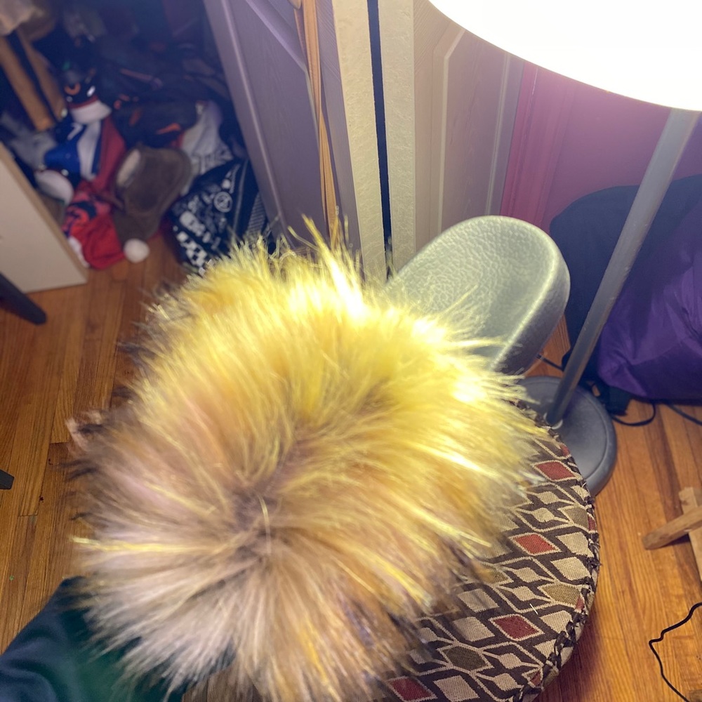 Women’s fur slides - Picture 2 of 4